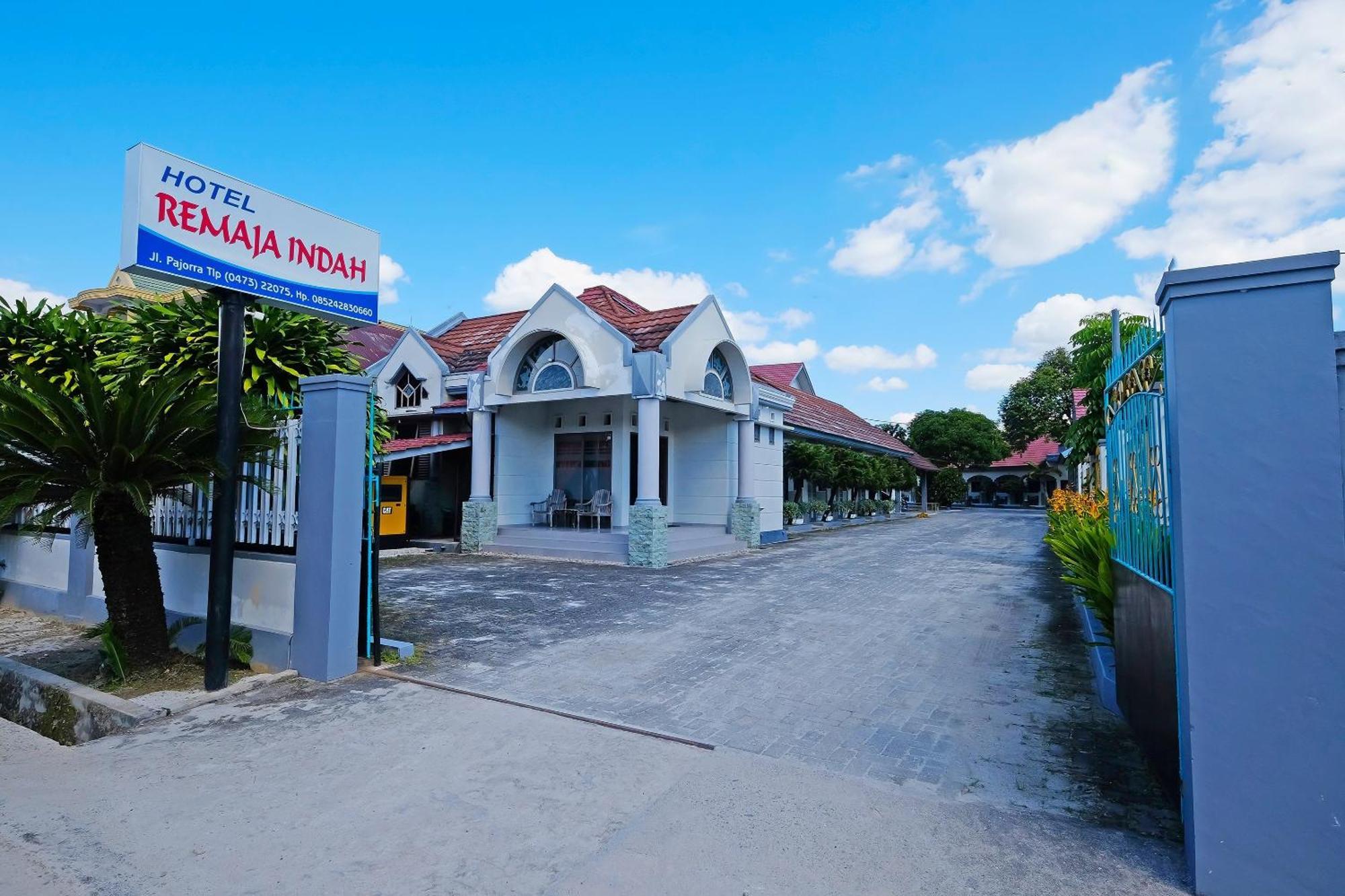 Collection O 91046 Hotel Remaja Indah Masamba Exterior foto