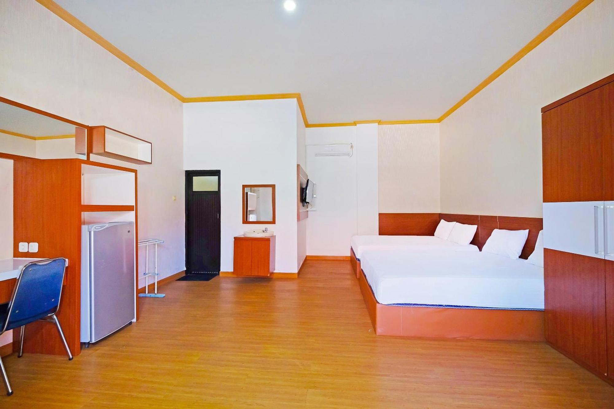 Collection O 91046 Hotel Remaja Indah Masamba Exterior foto